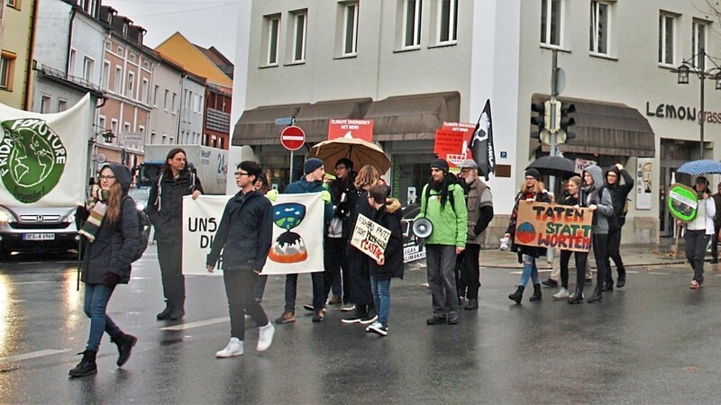 Rund 140 Bürger haben gestern fürs Klima demonstriert.