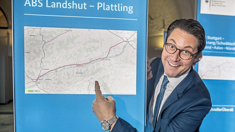 Verkehrsminister Andreas Scheuer (CSU) hat gute Nachrichten für Bahnfahrer in Ostbayern.