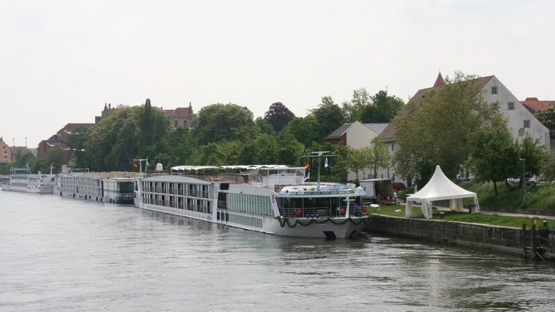 Während der Frühlings- und Sommermonate ankern an der Donaulände an den meisten Tagen mehrere Kreuzfahrtschiffe. (Archivbild)