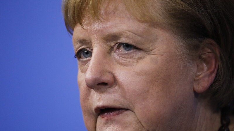 Kanzlerin Angela Merkel hat sich um die deutsche Sprache sehr verdient gemacht.