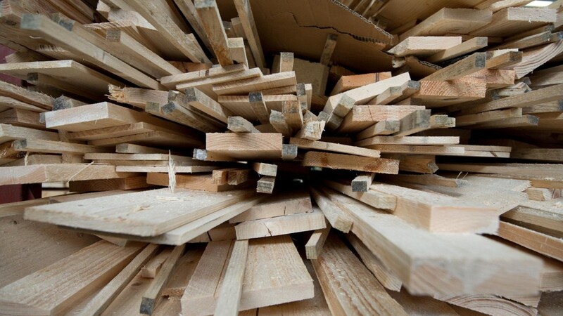 Schnittholz wird knapp. Grund ist die hohe Nachfrage auf dem Weltmarkt.