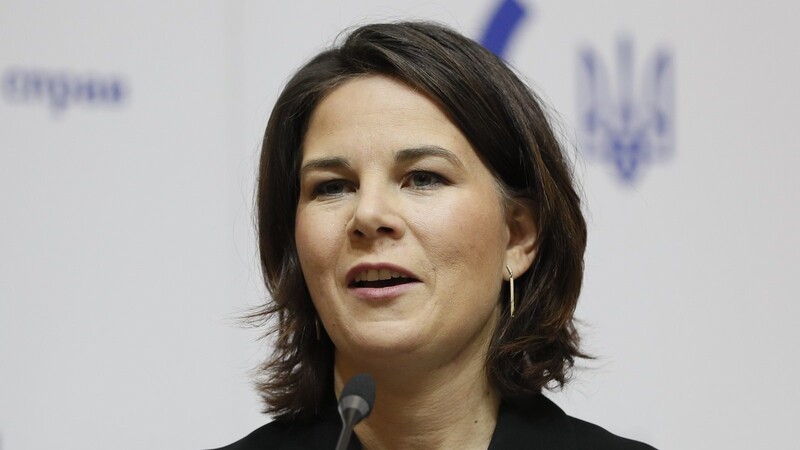 Annalena Baerbock hat sich bei ihrem Besuch in der Ukraine, nicht wie geplant mit Staatschef Selenskyj getroffen.