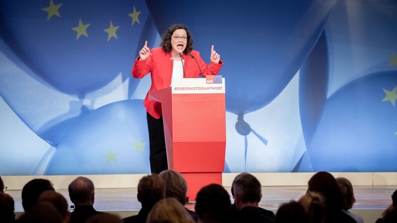 Andrea Nahles, Fraktionsvorsitzende der SPD und SPD-Parteivorsitzende, spricht beim Europakonvent der SPD zur Europawahl im Mai zu den Teilnehmern.