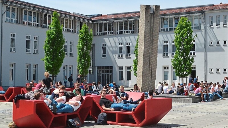Die Hochschule Landshut beteiligt sich am bundesweiten Berufsorientierungstag für Mädchen.