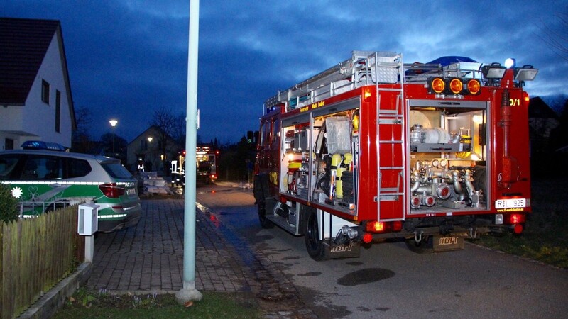Bei einem Brand am Donnerstag in Brunn wurde eine 47-jährige Frau bei dem Versuch, das Feuer selbst zu löschen, schwer verletzt.
