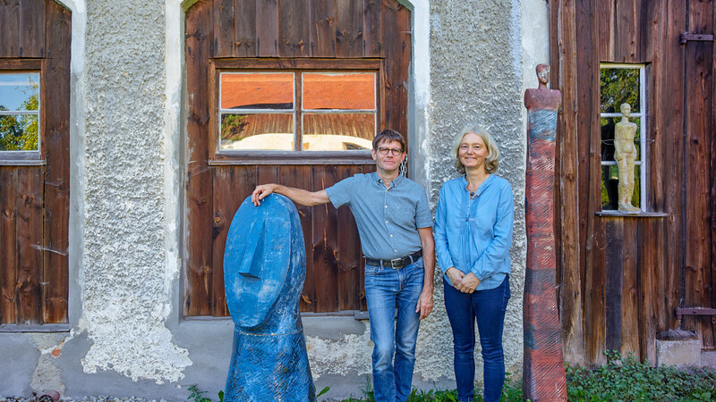 Nach der Ausbildung an der Landshuter Keramikschule haben Michaela und Florian Geissler den Bauernhof in Hörlkam zu einer Keramikwerkstatt umgestaltet.