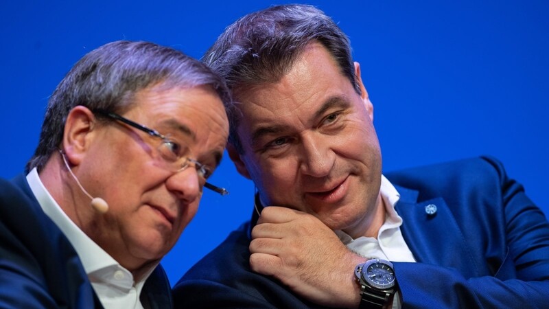 Armin Laschet (l.) und Markus Söder harmonieren bereits als Ministerpräsidenten von Nordrhein-Westfalen und Bayern. (Archivfoto)