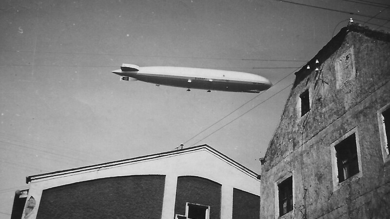 Der Zeppelin über Frontenhausen im Jahr 1936.