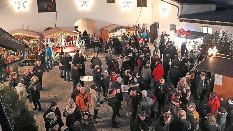 Aufgrund der aktuellen Entwicklungen wurde mittlerweile auch der kunsthandwerkliche Weihnachtsmarkt im Urbanhof abgesagt. Es hagelt mittlerweile Absagen im gesamten Landkreis Landshut.