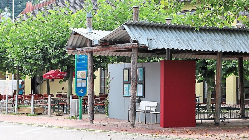 Die Bushaltestelle vor der Stadthalle am Mainburger Griesplatz gilt vor allem während der Nacht und am Wochenende als Problemzone.