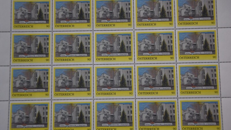 100 Stück der Briefmarken wurden gedruckt.