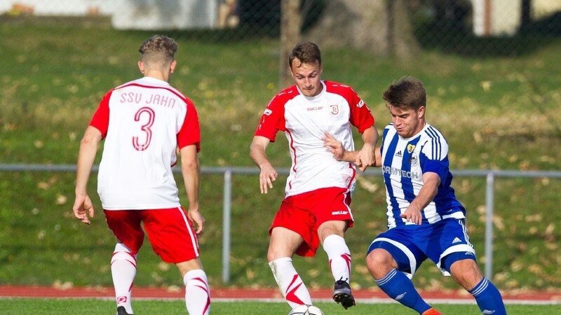 Die U21 des SSV Jahn muss in der neuen Saison in der Landesliga ran.