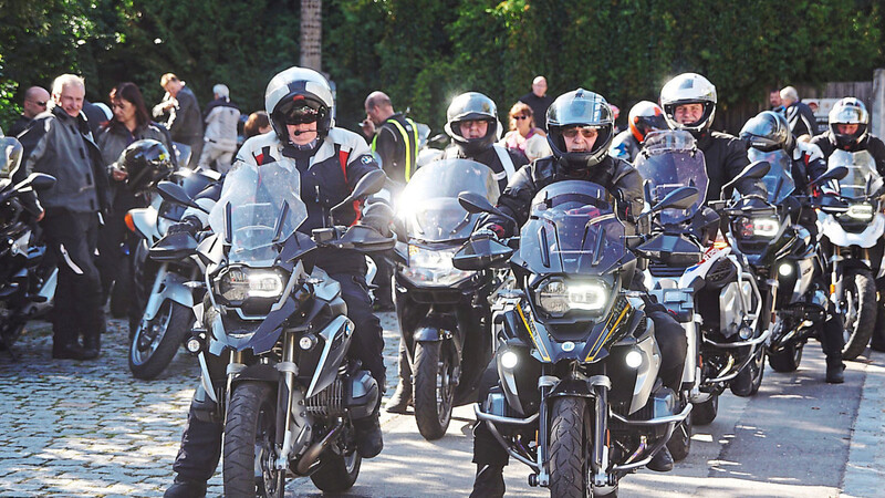 BMW-Motorradfreunde aus dem gesamten Bundesgebiet und sogar aus der Schweiz gastierten am Freitag in Wörth.