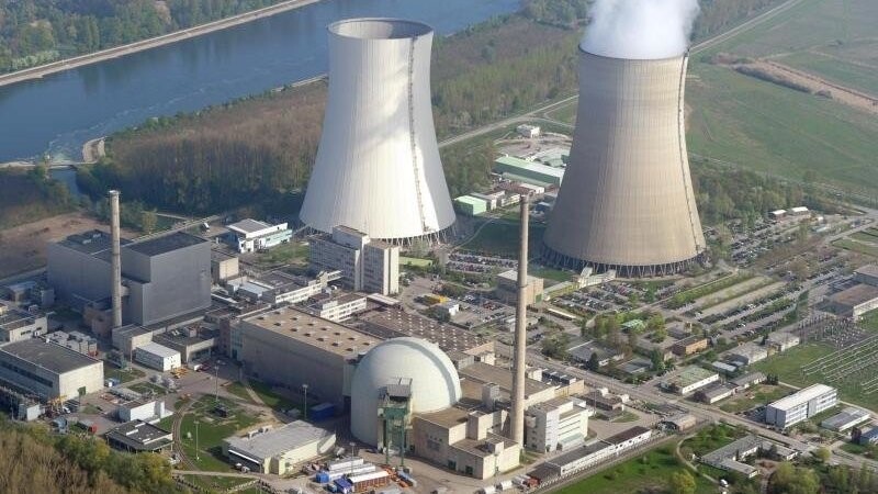 Das AKW Philippsburg aus der Luft: Die Atomkraft darf aus Sicht des Potsdamer Klimaforschers Johan Rockström nicht durch Kohle, Öl und Erdgas ersetzt werden.