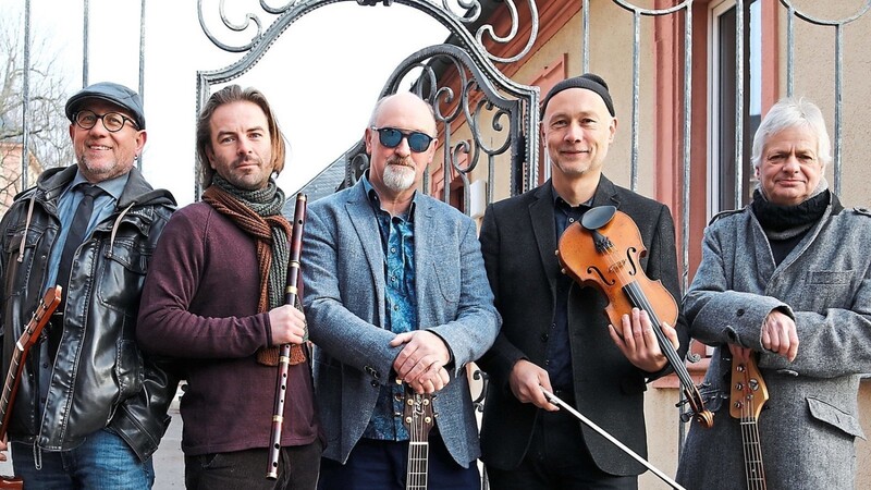 Die Musiker der Band Síolta werden irische Songs nach Deggendorf bringen.