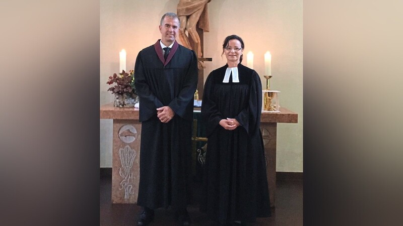 Der neue Lektor Rainer Sebastian wurde vor Pfarrerin Kovarik herzlich willkommen geheißen.