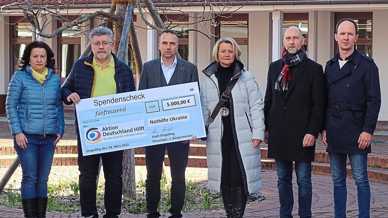 Eine Spende in Höhe von 5.000 Euro geht von der Stadt an die "Aktion Deutschland hilft".