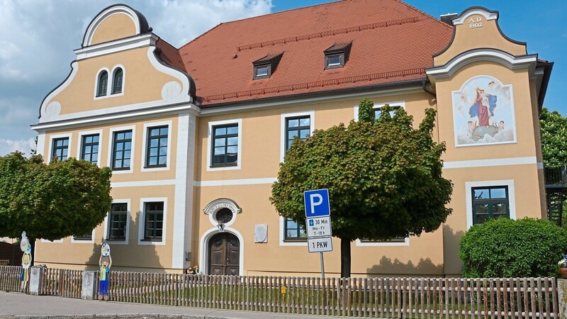 Im Jahr 1902 wurde der Kindergarten "Maria de la Paz" auf dem Klosterberg in Au erbaut. Der Marktrat hat am Dienstag die Grundsatzentscheidung zum Neubau der Kindertagesstätte am Standort des jetzigen Bauhofs an der Schlesischen Straße gefällt.