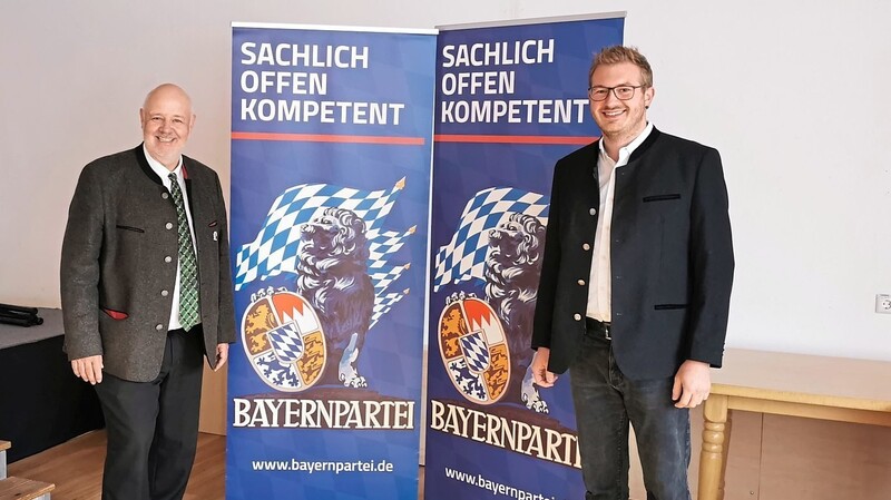 Parteivorsitzender Florian Weber (v. l.) und Spitzenkandidat Thomas Pfeffer verkündeten erste Zielsetzungen der Bayernpartei für die Bundestagswahl 2021.