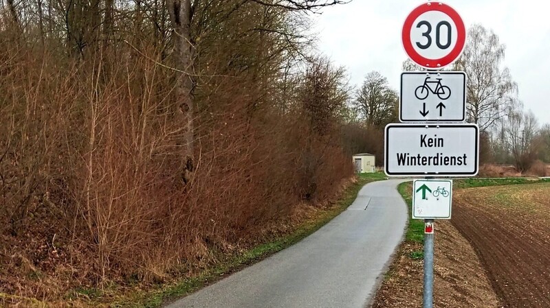 Radweg oder Kraftfahrzeugstraße? Laut Aholmings Bürgermeister Martin Betzinger wurde lediglich ein falsches Verkehrszeichen angebracht.