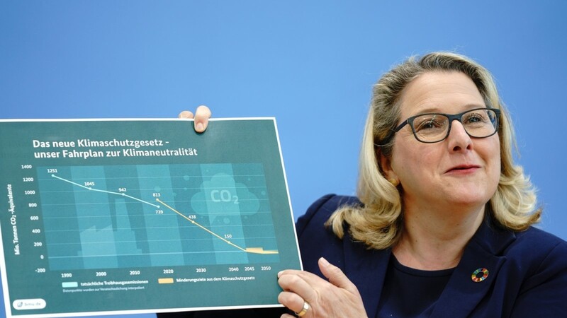 Bundesumweltministerin Svenja Schulze nennt die neue Zielsetzung eine "gigantische Aufgabe".