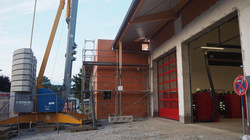 Die Arbeiten am Feuerwehrgerätehaus in Gottfrieding gehen gut voran.