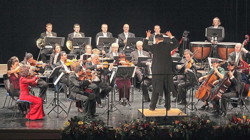 Antal Barnas und seine Ungarische Kammerphilharmonie wären 2022 das 20. Mal in Plattling zu Gast gewesen.
