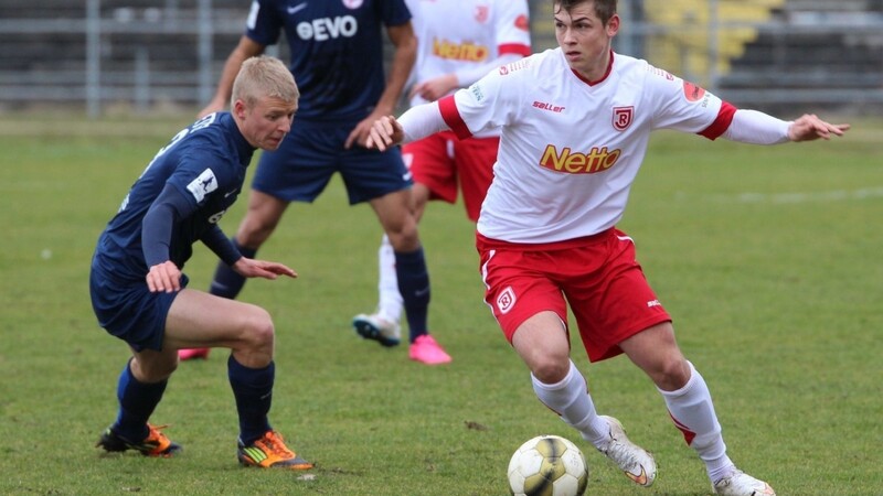 Mit 1:0 setzt sich der SSV Jahn im vorletzten Test der Wintervorbereitung gegen Kickers Offenbach durch.