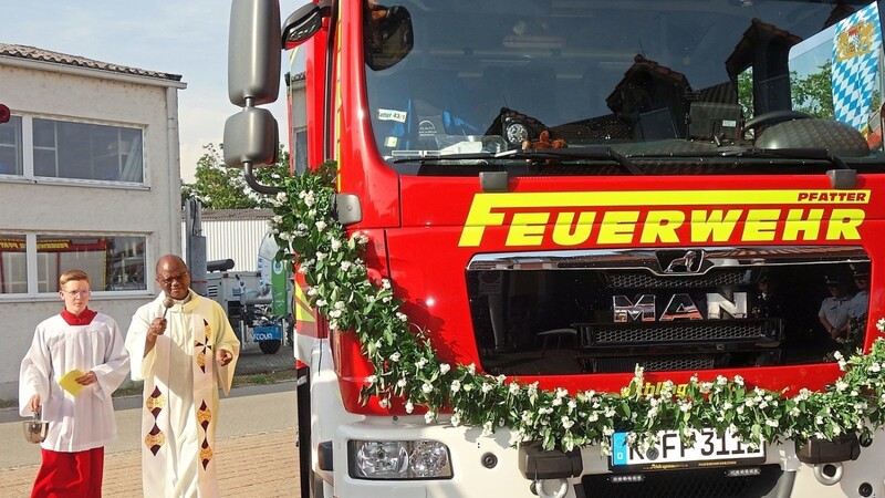 Bei einer kleinen Feier wurde am 19. Juni das neue Feuerwehrauto gesegnet.