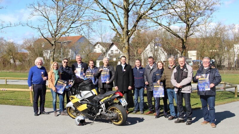 Die Verantwortlichen, Sponsoren und Unterstützer des 24. Motorradgottesdienstes haben das Programm zusammen mit Hauptorganisator Pfarrer Hasso von Winning von der Christuskirche vorgestellt.
