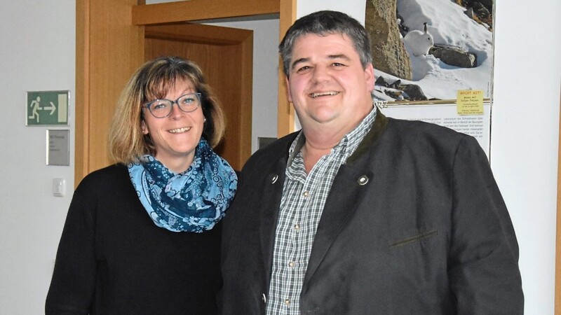 Michael Krumbucher, hier mit Gattin Ingrid, wird neuer Bürgermeister und wurde auch Stimmenkönig aller Gemeinderatsbewerber.