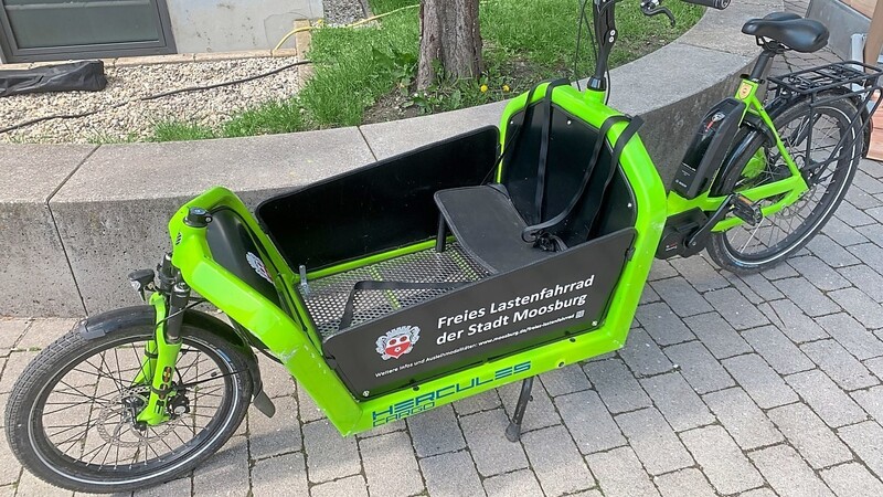 Elektromobilität I: Die Stadt stellt ein Lastenrad zur Verfügung.