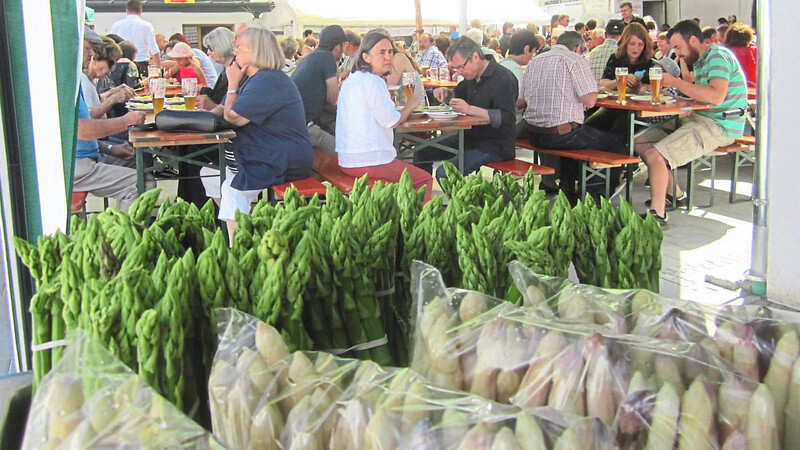 Der traditionelle Spargelmarkt in Sandharlanden findet in diesem Jahr nicht statt.