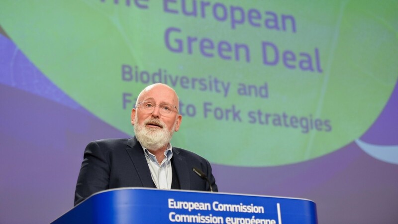 EU-Kommissionsvize Frans Timmermans macht eine klare Ansage: Die Reduzierung der CO2-Emissionen um "mindestens 55 Prozent bis 2030" ist nicht aufzuhalten.