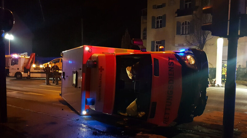 Ein Unfall mit einem BRK-Rettungswagen hat sich am Dienstagabend in der Landshuter Innenstadt ereignet.