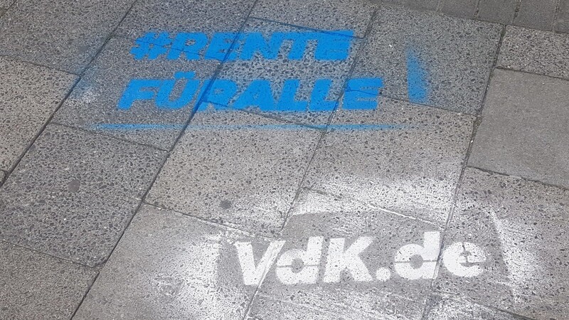 Graffiti in München: So wirbt der VdK für seine Renten-Kampagne.