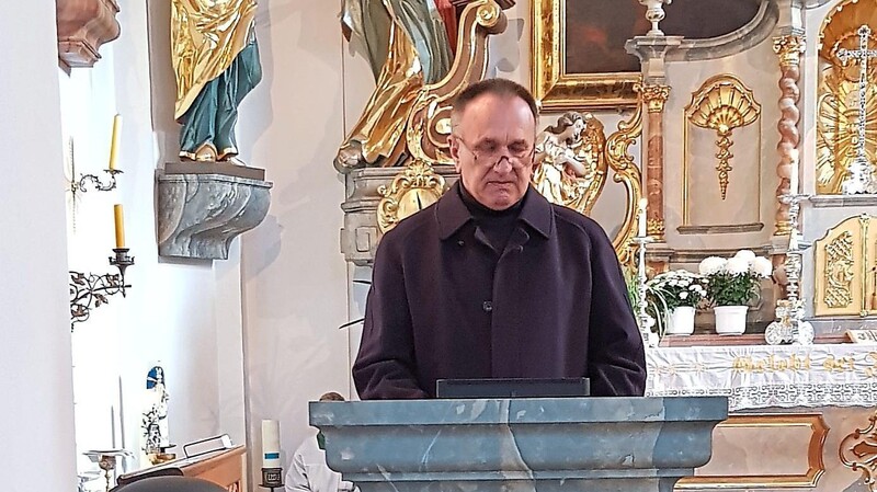Bürgermeister Ludwig Wallinger nannte den Volkstrauertag einen Tag der Trauer und Versöhnung.