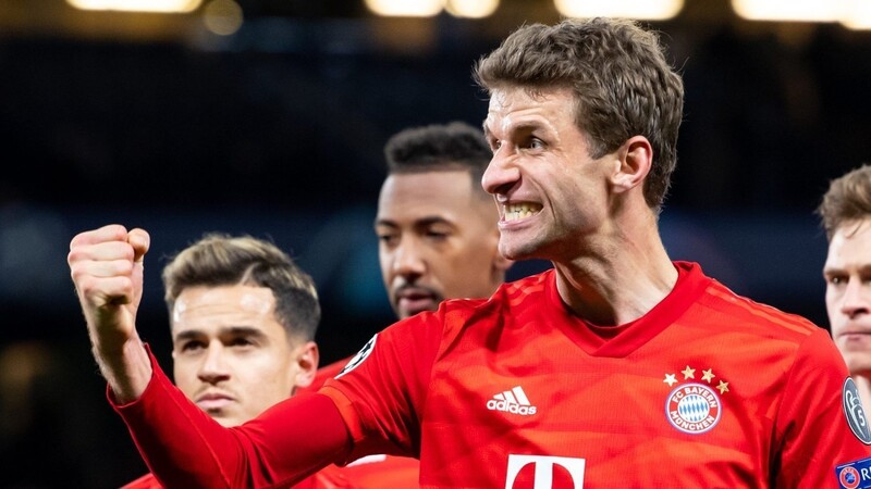 "Thomas ist für die Fans hier vor Ort, für die eingefleischten FC-Bayern-Fans eine ganz große Identifikationsfigur", sagt Vorstand Oliver Kahn über Müller.
