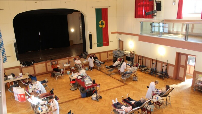 Viele Blutspender kamen in die Stadthalle