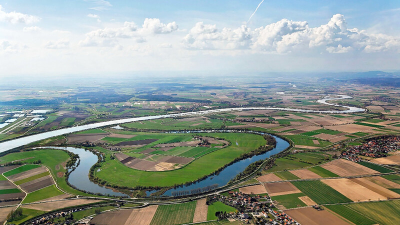 Luftbild von der Öberauer Donauschleife.