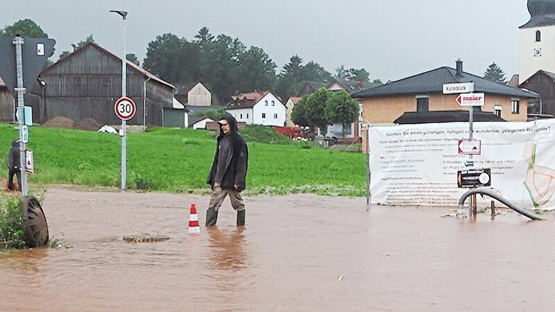 Die nordwestliche Oberpfalz haben Unwetter am Sonntagabend und in der Nacht zum Montag besonders stark getroffen.