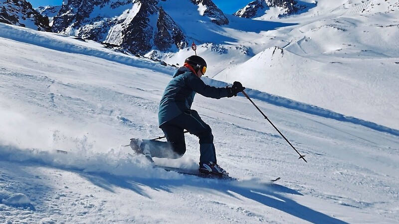 Beim Telemarkwochenende tasteten sich die Skiclubler ans Fahren mit freier Ferse heran.