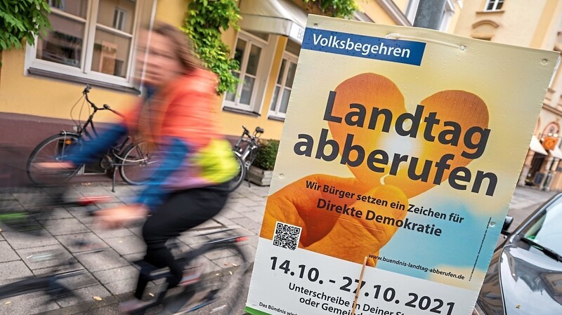 Das vor einer Woche gestartete Volksbegehren zur Abberufung des Bayerischen Landtags hat schnell an Schwung verloren.