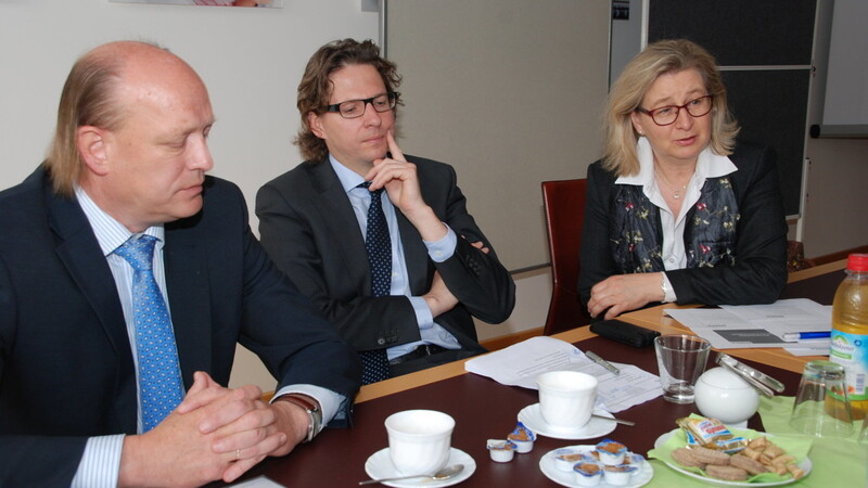 Hans-Peter Summer (von links), Thomas Küffner und Gabriele Goderbauer-Marchner (?) spalteten sich 2013 als Landshuter Mitte von der CSU-Fraktion ab. Nun soll Küffner deren Vorsitz übernehmen.
