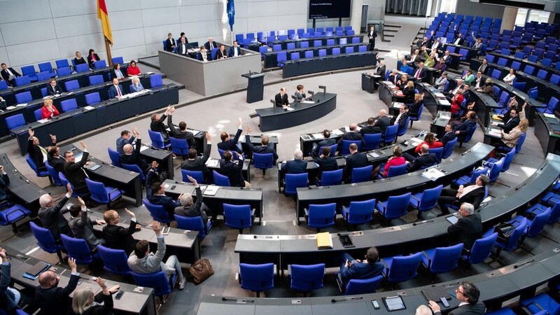 Nochsind der FDP-Fraktion im Bundestag die unbeliebten Plätze neben der AfD zugewiesen.