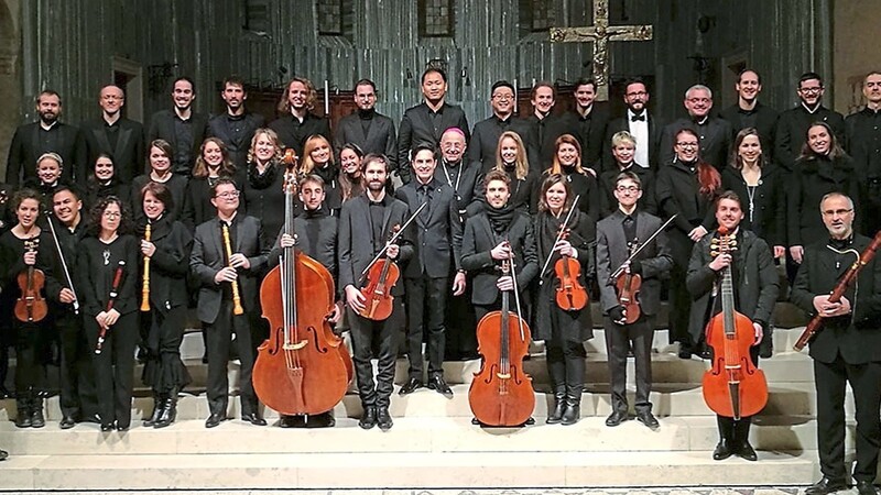 Chor und Instrumentalisten der Cappella Musicale Beata Vergine del Rosario aus Triest musizieren am 10. Oktober in der Mettener Stiftskirche.