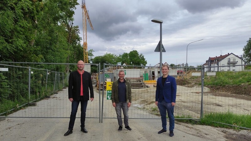 SPD-Politiker auf Baustellenbesichtigung in Bruckberg: Die Sozialdemokraten wollen den Kommunalen Wohnungsbau stärken.