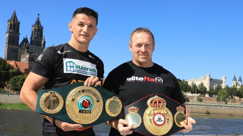 In Magdeburg geht es für Robin Krasniqi (links) und Coach Sepp Maurer um die IBO- und die WBA-Weltmeisterschaft im Halbschwergewicht.
