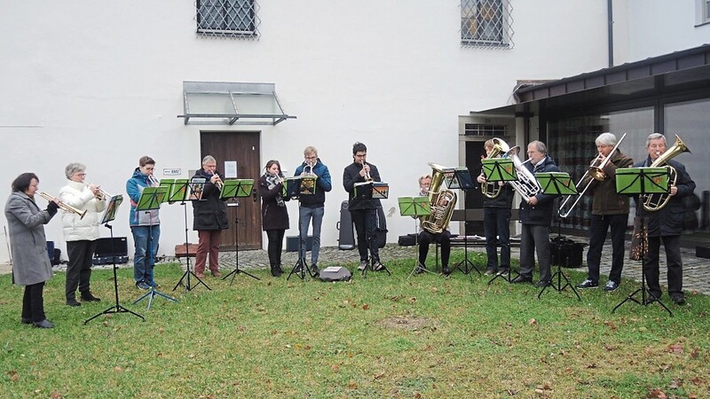 Der evangelische Posaunenchor spielte während der Veranstaltung festlich-flott auf.