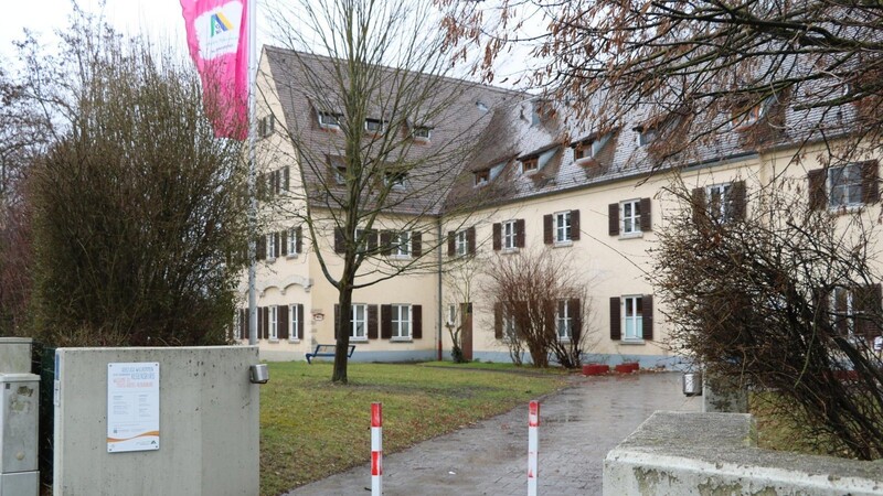 Die Regensburger Jugendherberge soll eigentlich nächstes Jahr neu gebaut werden. Nun ist unklar, ob es sie dann überhaupt noch gibt.